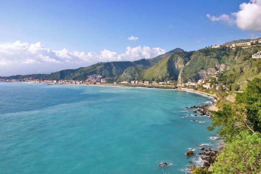 Roberto House Beach - Taormina Mare Giardini Naxos Dış mekan fotoğraf